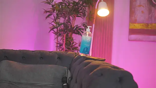 Aisha_Bee live