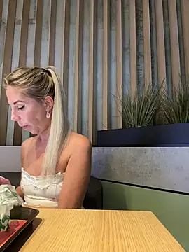 LisaMurr live