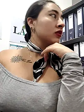 _Sarah-Office1 live