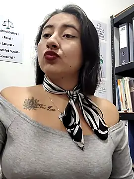 _Sarah-Office1 live