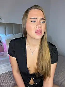 MonicaWestt live