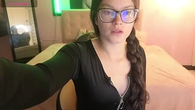 Sara_valderrama_ live