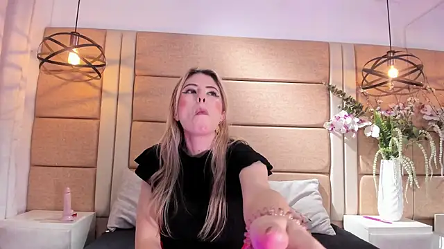 AndreinaOwen live