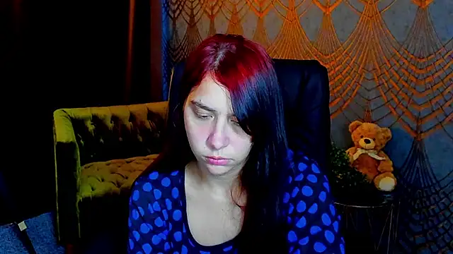 Livia_Shy live