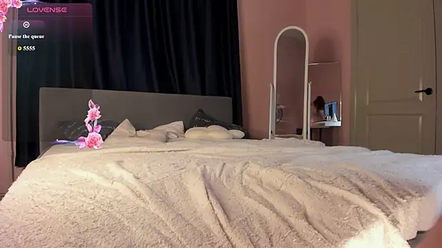 elara_boreall live