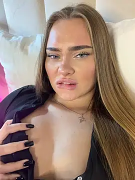 MonicaWestt live