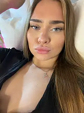 MonicaWestt live