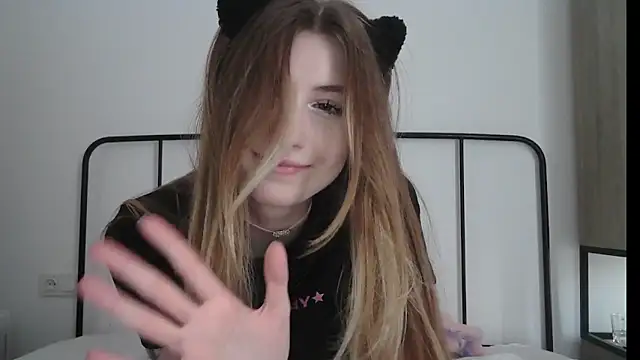 ErikaShyy live