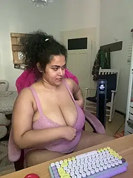 Curvydesifromgermany live