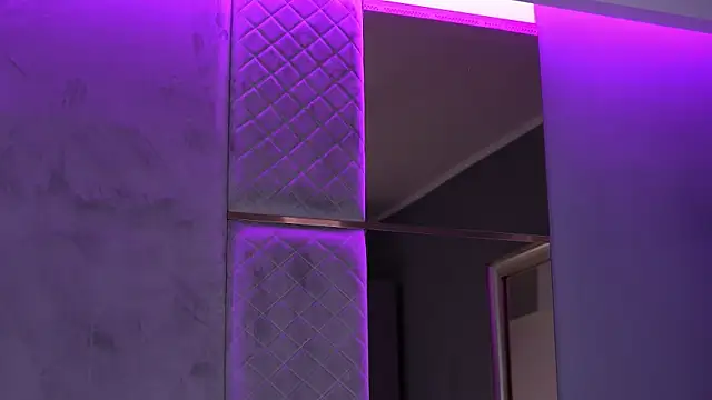 SelenaFrost live
