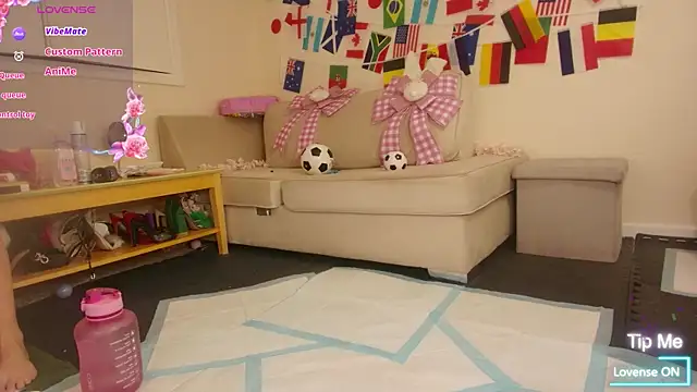 Milky_flexy_cat live