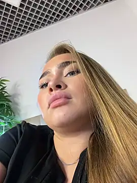 MonicaWestt live