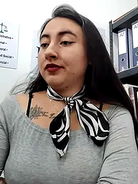 _Sarah-Office1 live