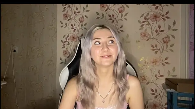 WhitePowerGirl live