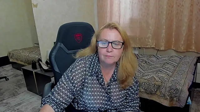 Frau_Marta live