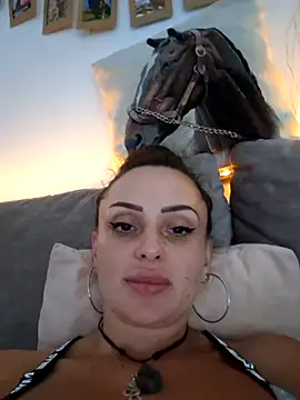 Caramellaa live
