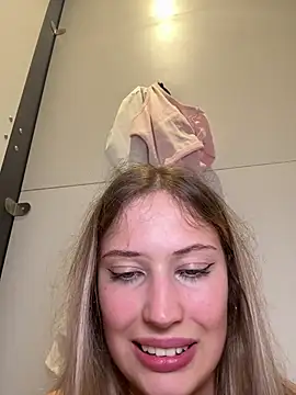 blonde_exe live