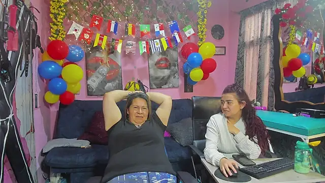 lesbiancuple live