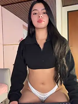 LunaMoore_Pink live