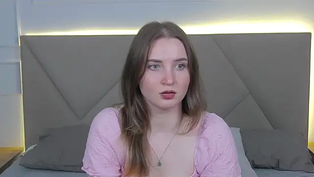 ArianaMilss live