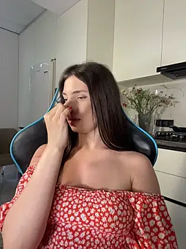 CurlyLara live