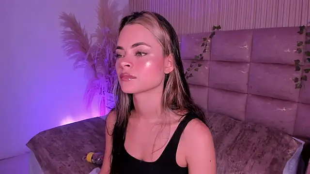 HannaRhodes live