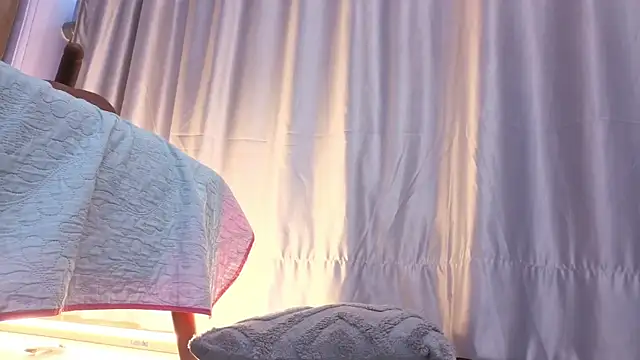Mia_Naive live