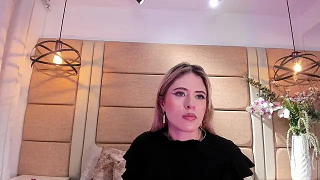 AndreinaOwen live