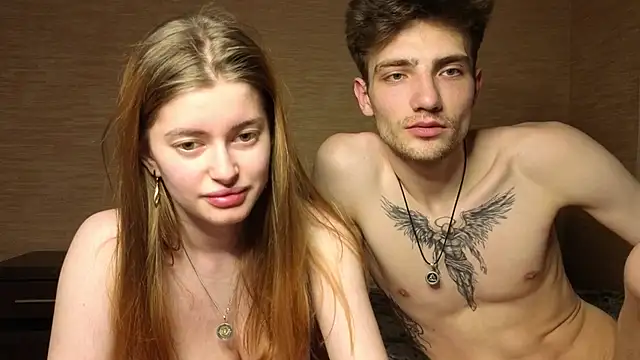 EmiliaCouple live