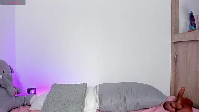 TianaGlow44 live