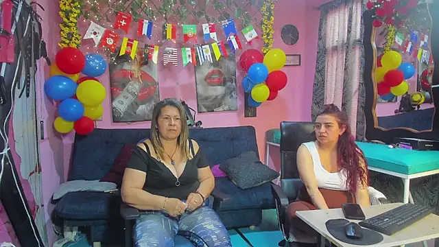 lesbiancuple live