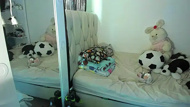 KittyKlum live