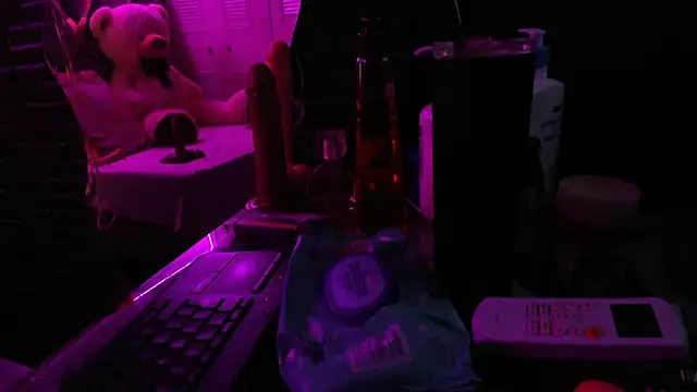 Scarlet_Reyes live