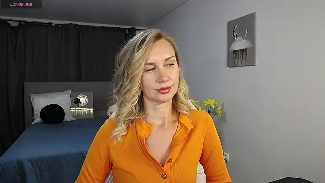Vanessa_Nowak live
