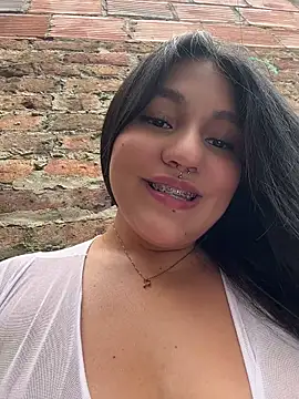 Emily_Gomezz live