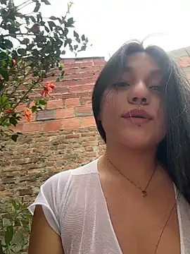 Emily_Gomezz live
