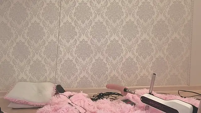 LesleyMil live