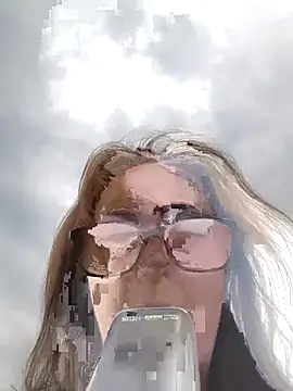 NeedyNina live