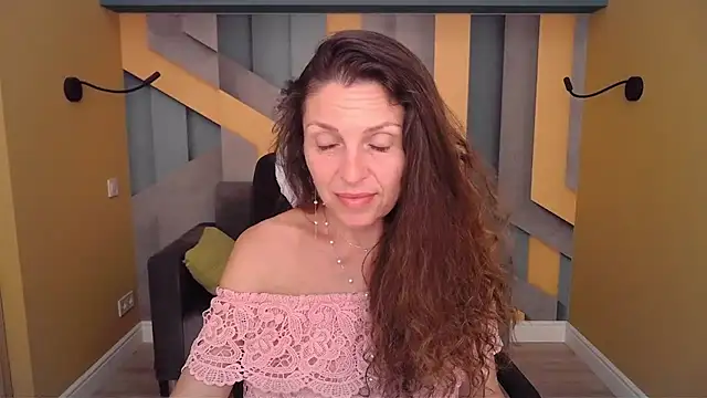 EllaLong live