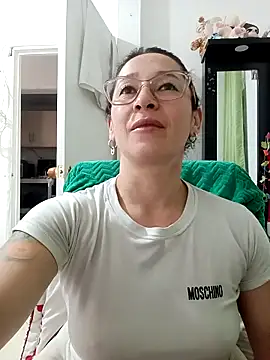 emilypoppy3 live