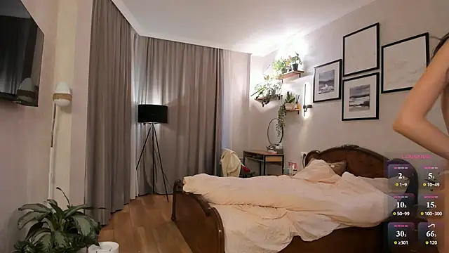 NicoleLuv live