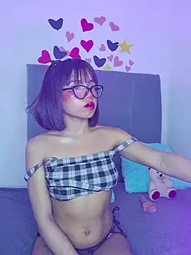 Lucy_Em live