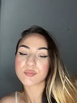 LioraX69 live