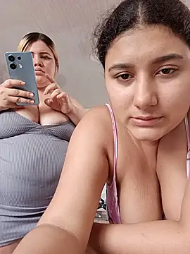 Sara_y_Amy live