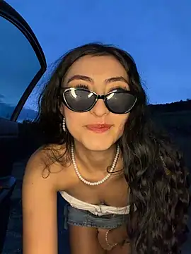 Dahlia_cortes live