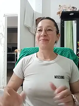 emilypoppy3 live