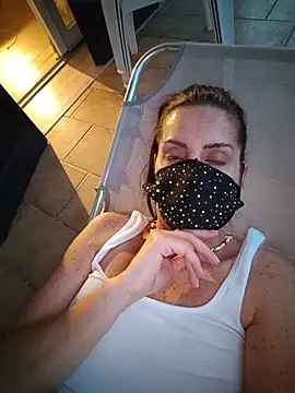 Akemi_rossi live