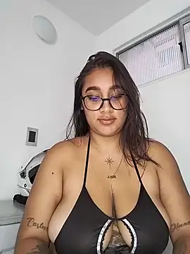 Mia_skyy18 live