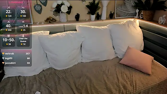 Maya_Winters live
