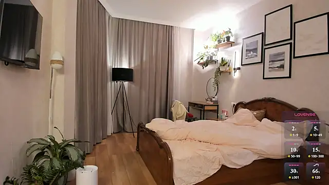 NicoleLuv live